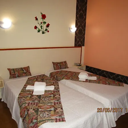 ゲストハウス Residencial Pimenta ポルティマン